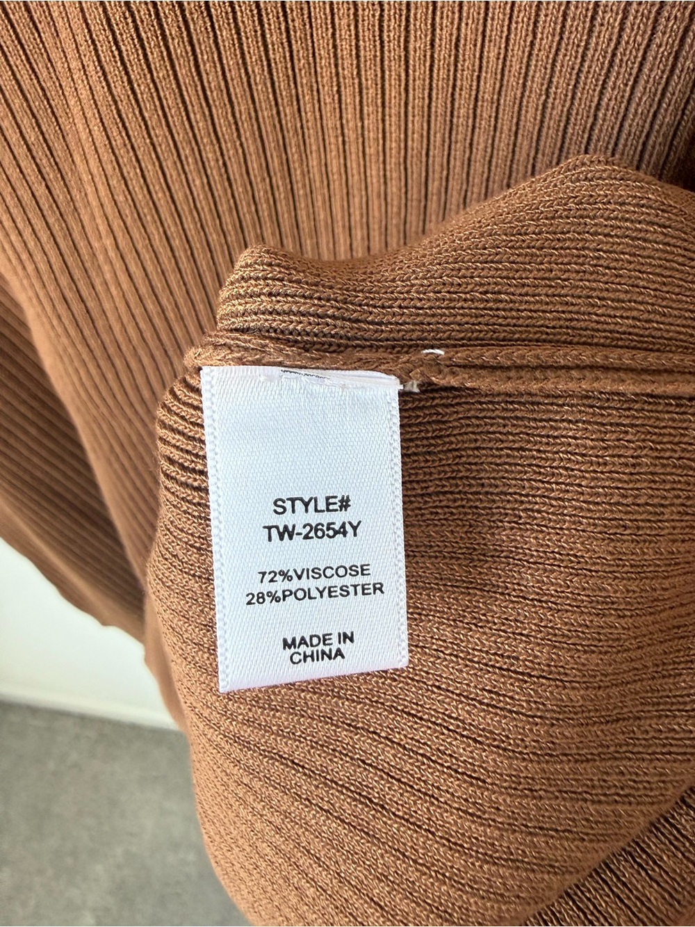 Zenana Women’s NWT Ribbed Mock-Neck Short Sleeve Sweater - Deep Camel | M&L - Picture 3 of 7